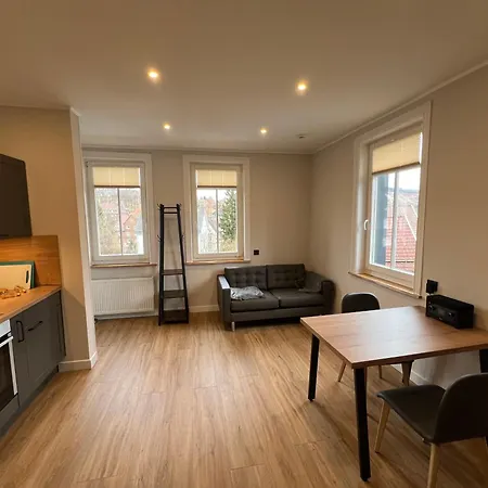 Kleines Berghaus #2 *