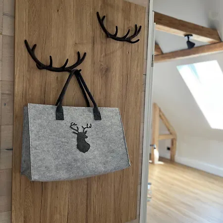 Kleines Berghaus #2 *